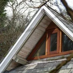 Sam+Snaw+window-triangle